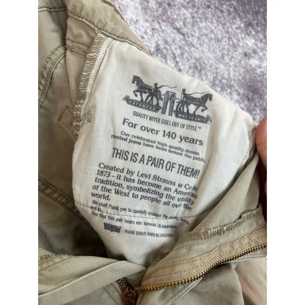 Levis levis 559